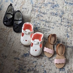 CARTER'S - Bundle or Baby Shoes